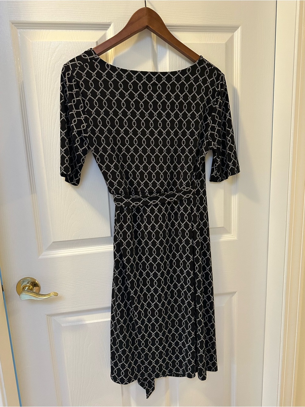 Motherhood Maternity Wrap Dress - Black & White Chain Pattern - Small - Picture 5 of 8